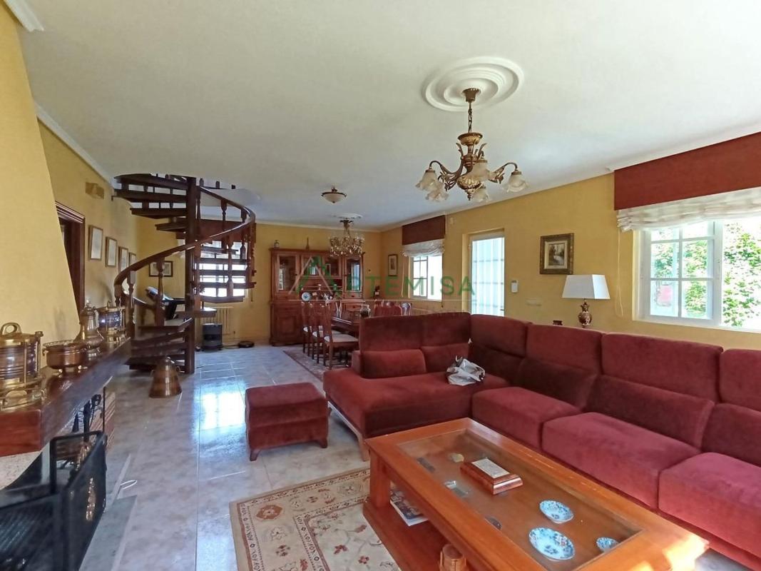 Properties for sale and rent in Spain photo 1