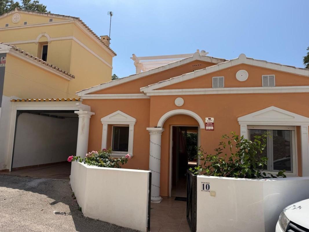 Properties for sale and rent in Spain photo 2