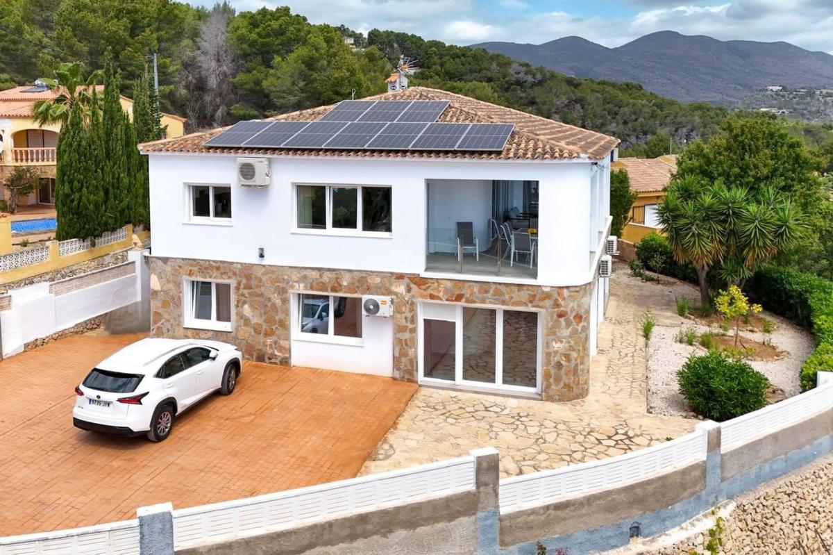 Properties for sale and rent in Spain photo 3
