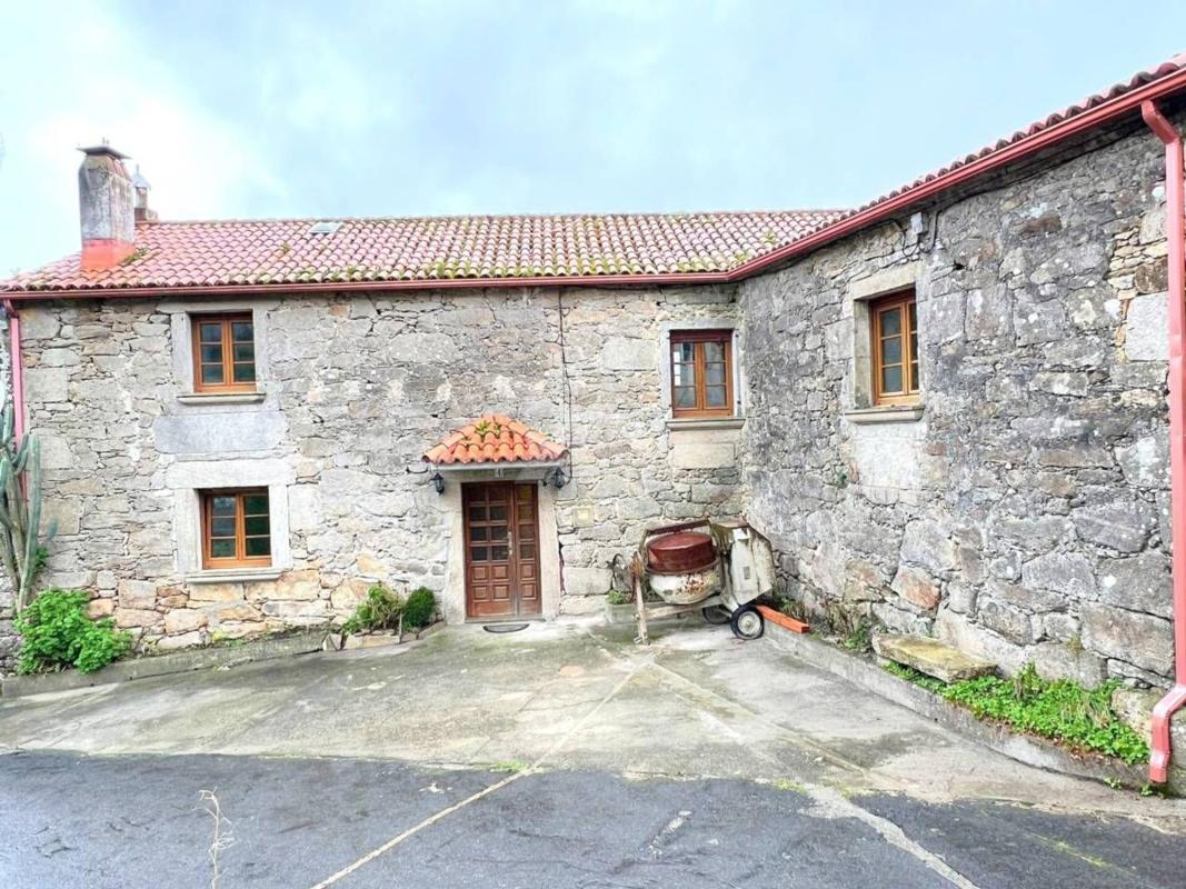 Sale of independent chalet in Casa o chalet en Calle As Virtudes, Laxe, Laxe
photo 1