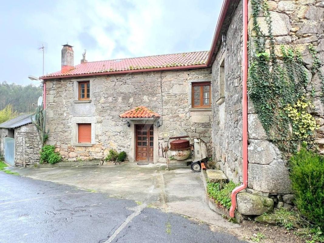 Sale of independent chalet in Casa o chalet en Calle As Virtudes, Laxe, Laxe
photo 2