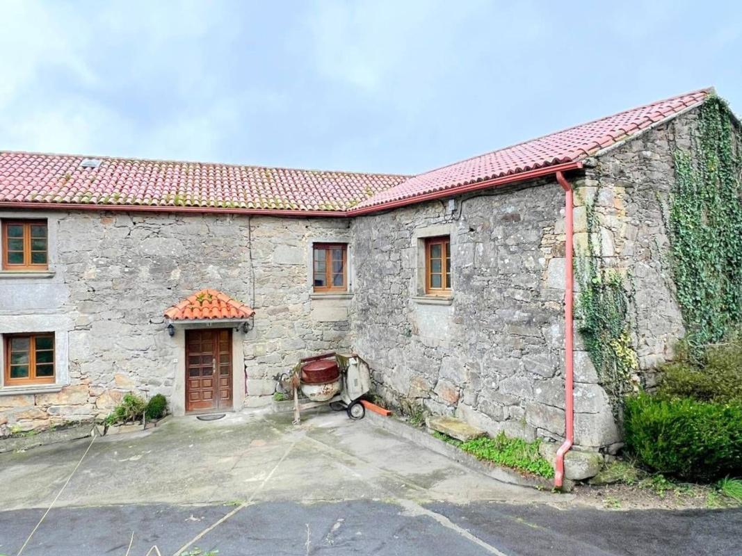 Sale of independent chalet in Casa o chalet en Calle As Virtudes, Laxe, Laxe
photo 3