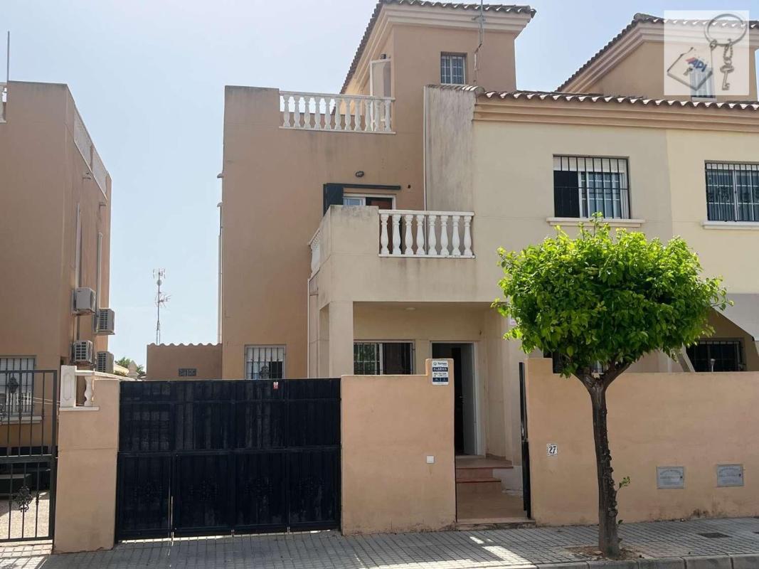Продажа дуплекса на Dúplex en Calle las Tortolas, La Siesta - El Salado - Torreta, Torrevieja, Торревьеха photo 1