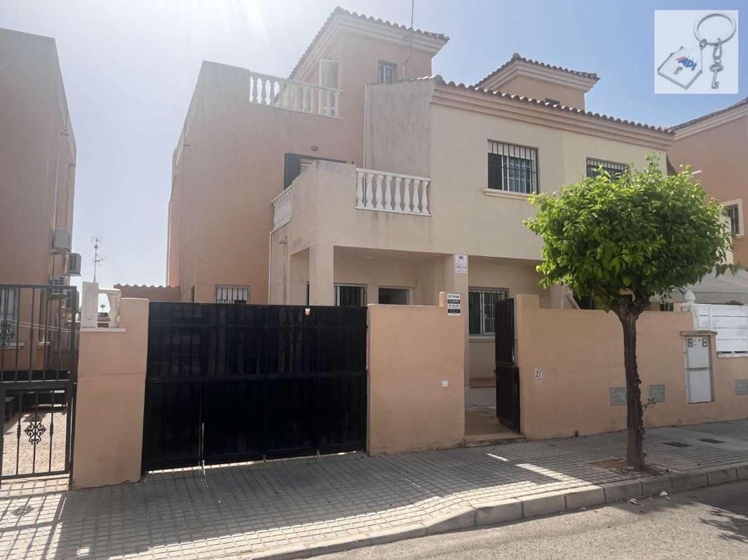 Продажа дуплекса на Dúplex en Calle las Tortolas, La Siesta - El Salado - Torreta, Torrevieja, Торревьеха photo 2