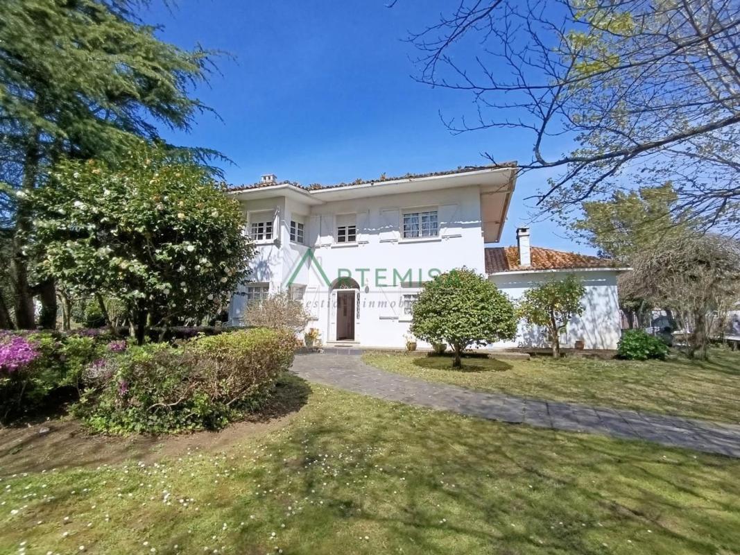 Properties for sale and rent in Spain photo 2