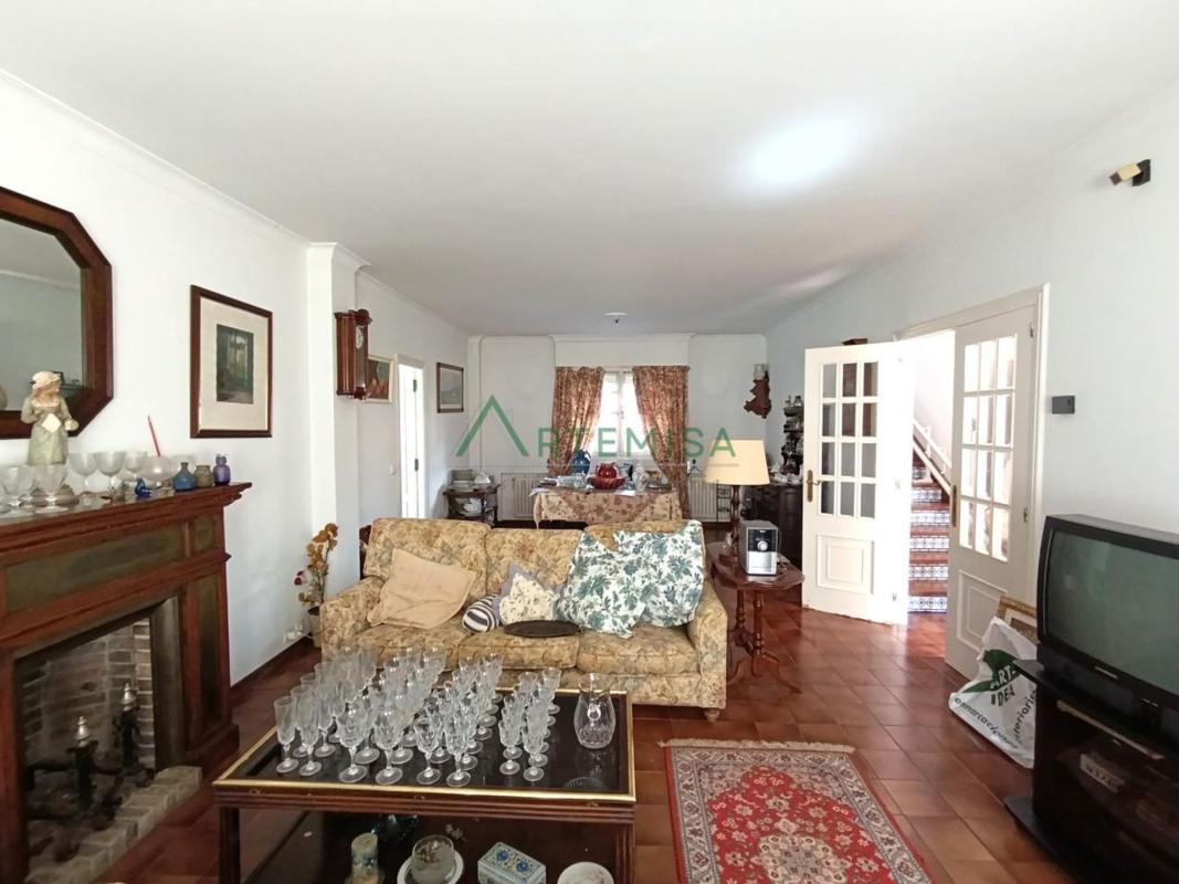 Properties for sale and rent in Spain photo 3