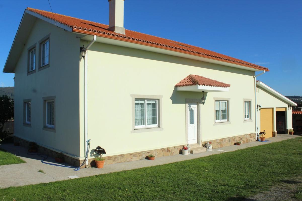 Properties for sale and rent in Spain photo 2