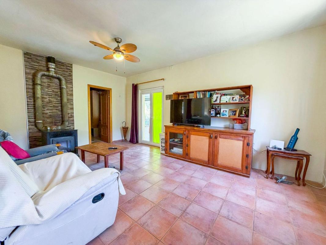 Properties for sale and rent in Spain photo 3