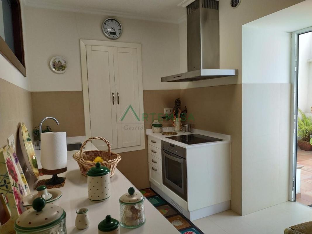 Properties for sale and rent in Spain photo 3