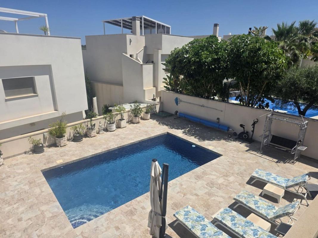 Properties for sale and rent in Spain photo 3