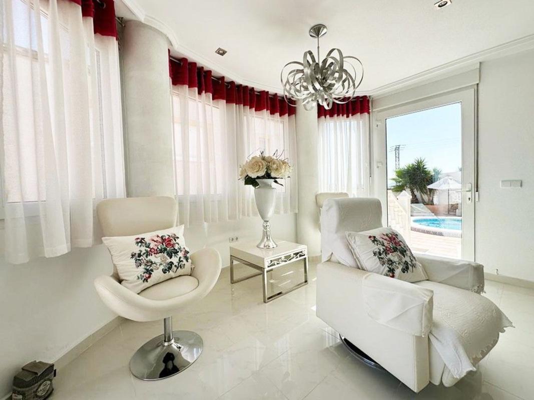 Properties for sale and rent in Spain photo 3
