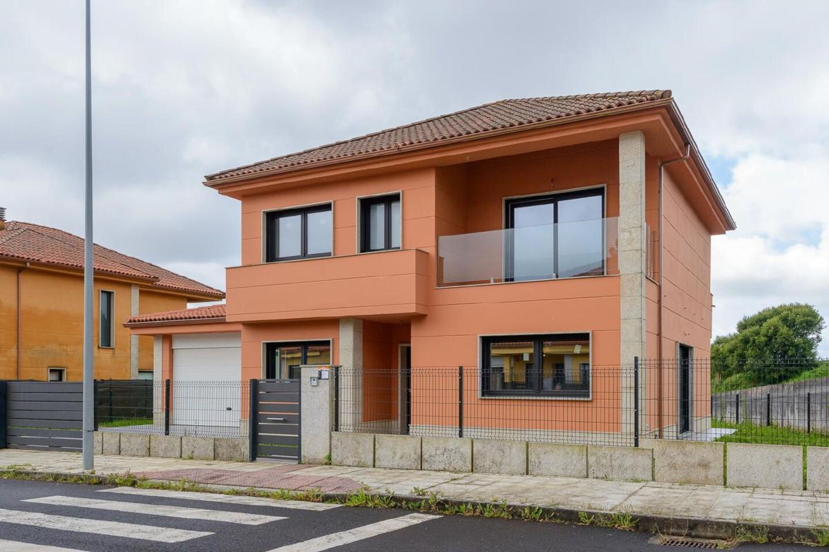 Properties for sale and rent in Spain photo 3