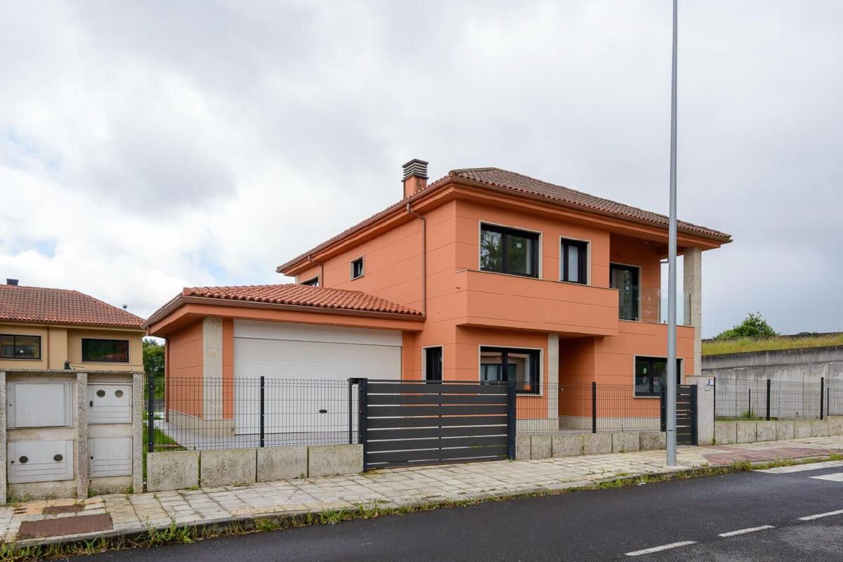 Properties for sale and rent in Spain photo 4