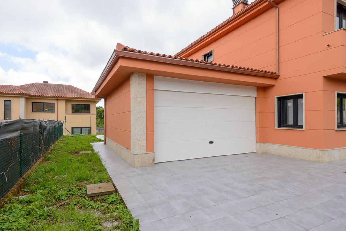 Properties for sale and rent in Spain photo 5