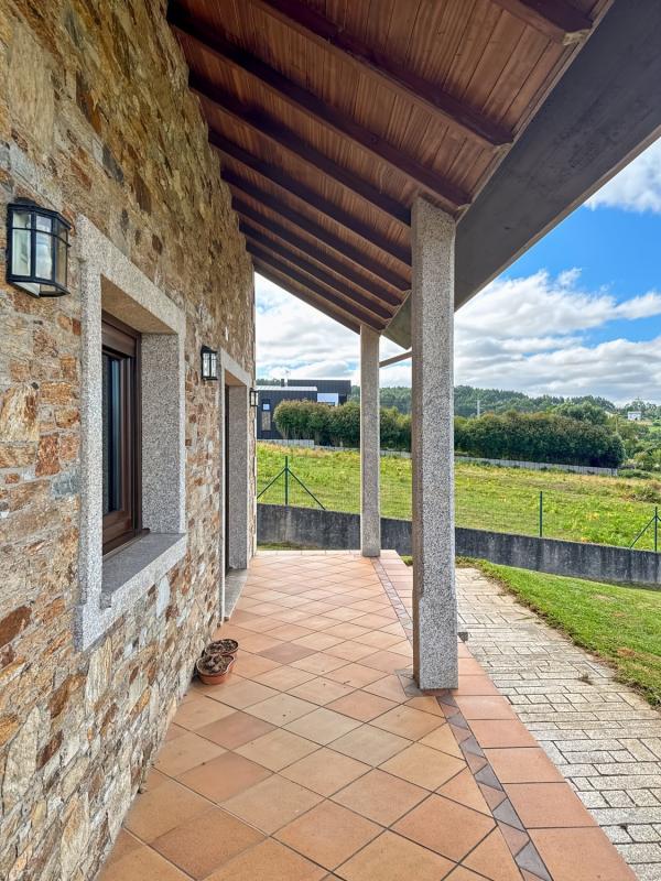 Properties for sale and rent in Spain photo 5
