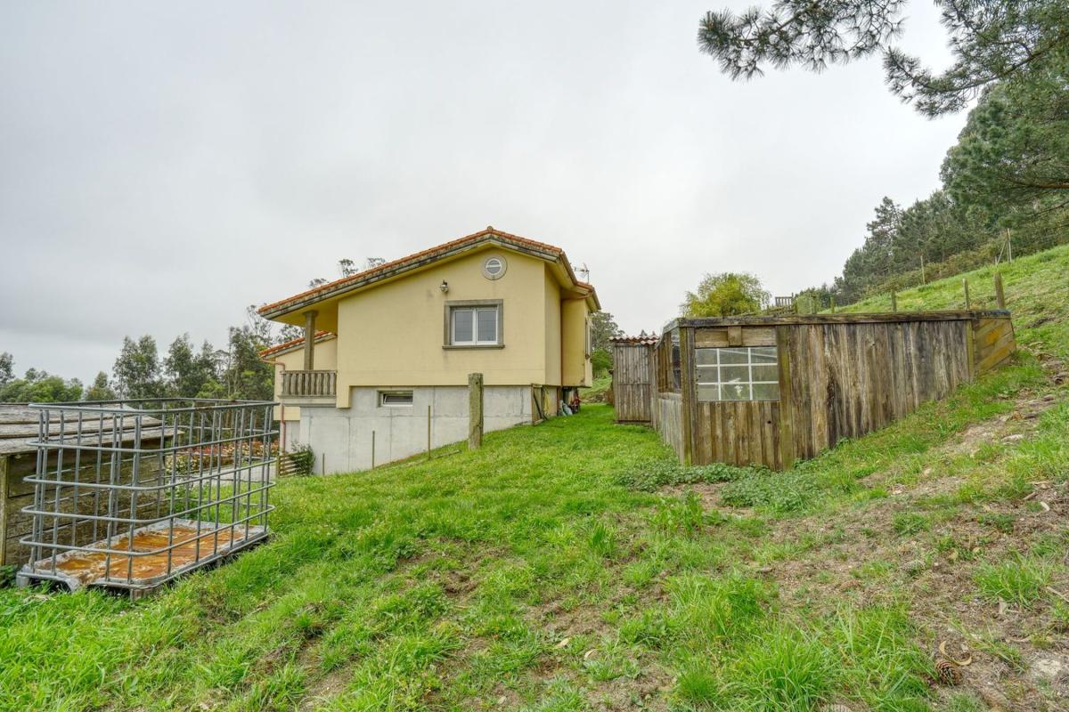 Properties for sale and rent in Spain photo 2