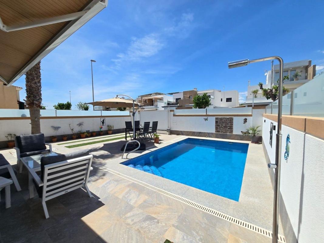 Properties for sale and rent in Spain photo 5