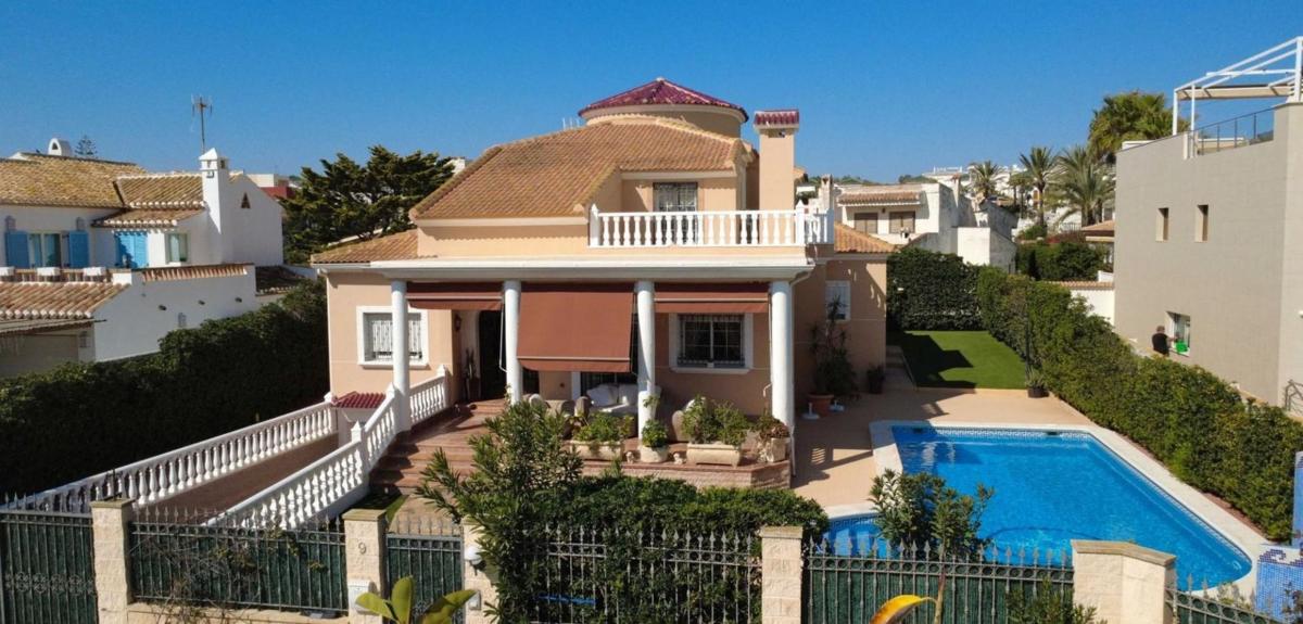 Propiedades en venta y alquiler en España photo 1