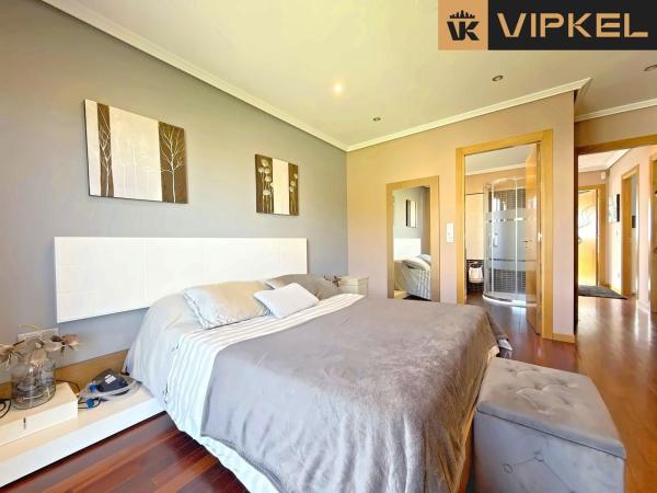 Casa o chalet independiente en Calle Regueira, Almeiras, Culleredo thumbnail 1