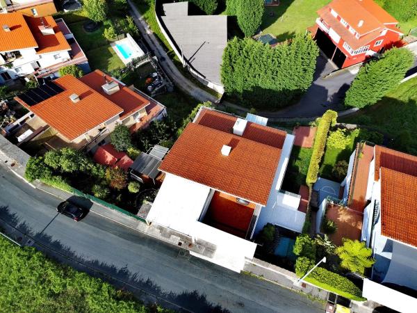 Chalet adosado en CL Antonio Casares Rguez, 45, Mesoiro, a Coruña photo 1