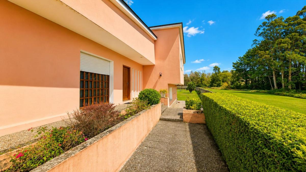Properties for sale and rent in Spain photo 2