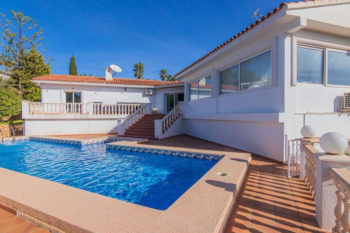 Properties for sale and rent in Spain photo 1