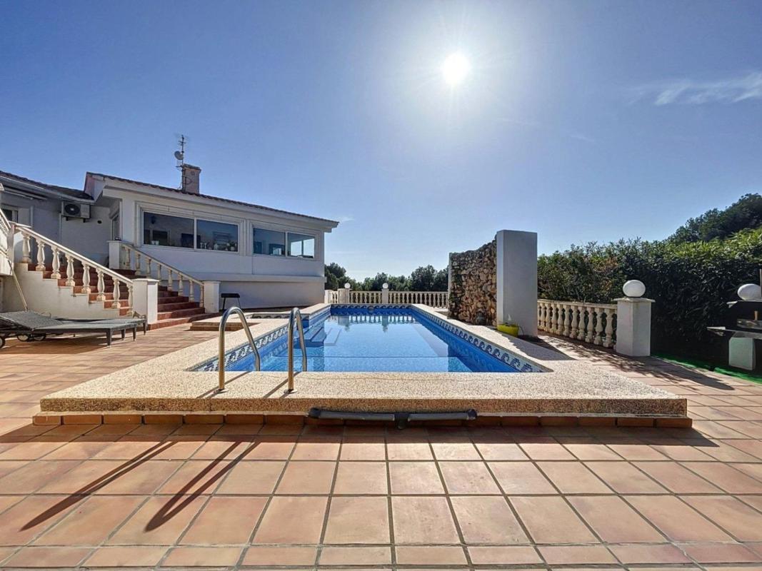 Properties for sale and rent in Spain photo 2