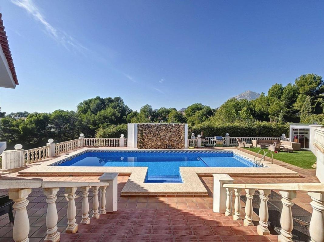 Properties for sale and rent in Spain photo 3