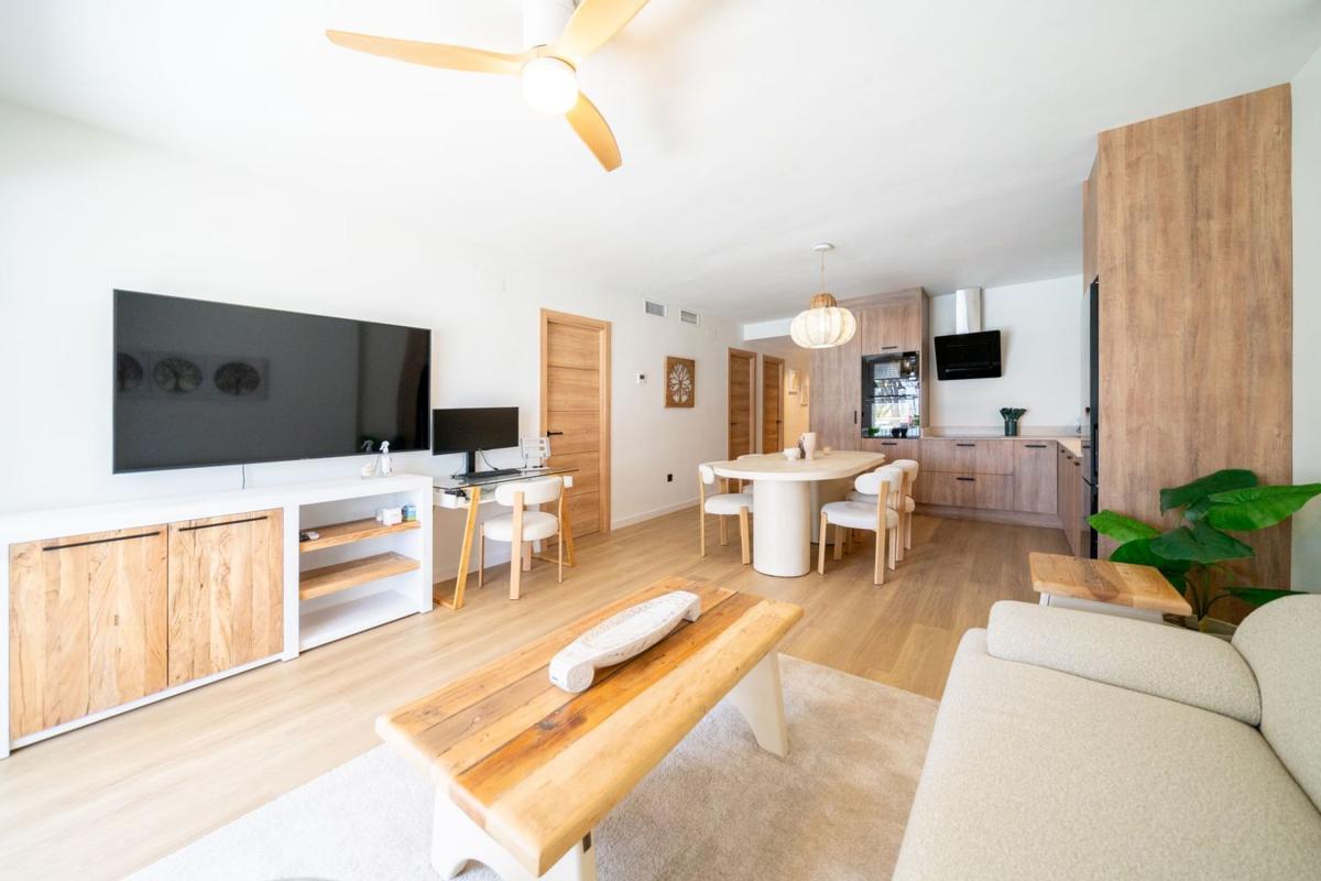 Sale of apartment in Piso en Avenida de Niza, PAU 5, Alicante / Alacant, Alicante
photo 1