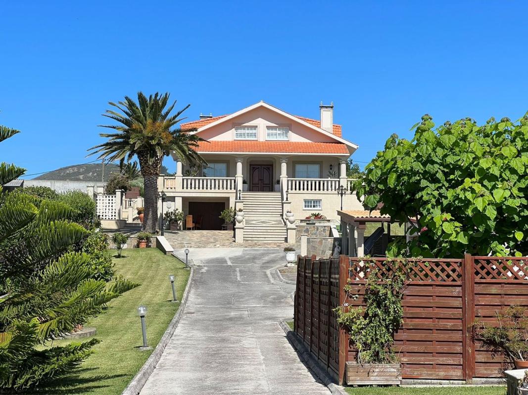 Properties for sale and rent in Spain photo 2