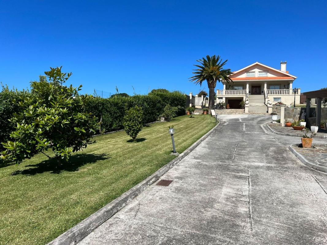 Properties for sale and rent in Spain photo 3