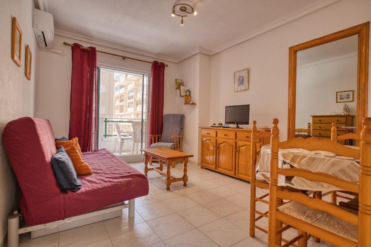Sprzedaż mieszkania w Piso en Avenida Bélgica, Los Europeos, Torrevieja, Torrevieja
 photo 2