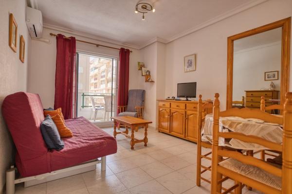 Sprzedaż mieszkania w Piso en Avenida Bélgica, Los Europeos, Torrevieja, Torrevieja
 photo 2