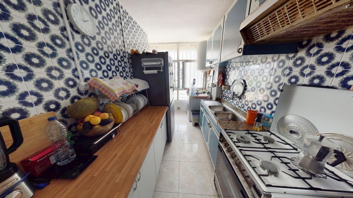 Venta de piso en Piso en Calle Agres, Juan XXIII, Alicante / Alacant, Alicante / Alacant
photo 3