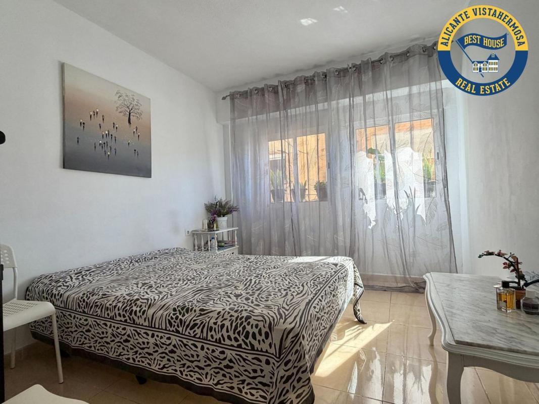 Venta de piso en Piso en Altozano, Alicante / Alacant, Alicante / Alacant
 photo 4