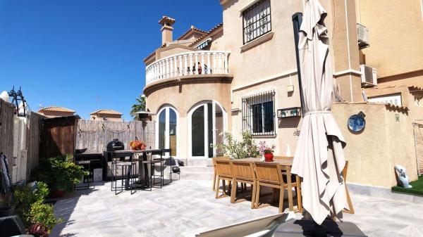 Chalet pareado en Blue Lagoon - Galán, San Miguel de Salinas thumbnail 1