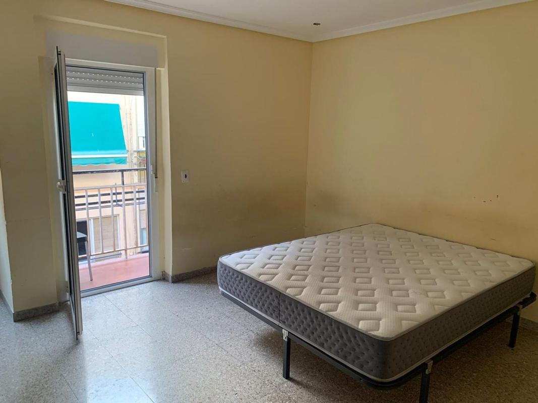 Venta de piso en Piso en Calle Doctor Buades, Carolinas Altas, Alicante / Alacant, Alicante / Alacant
photo 3