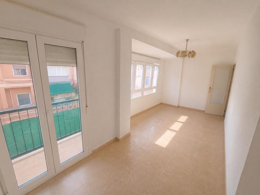 Venta de piso en Piso en Calle General Elizaicin, Carolinas Bajas, Alicante / Alacant, Alicante / Alacant
photo 1
