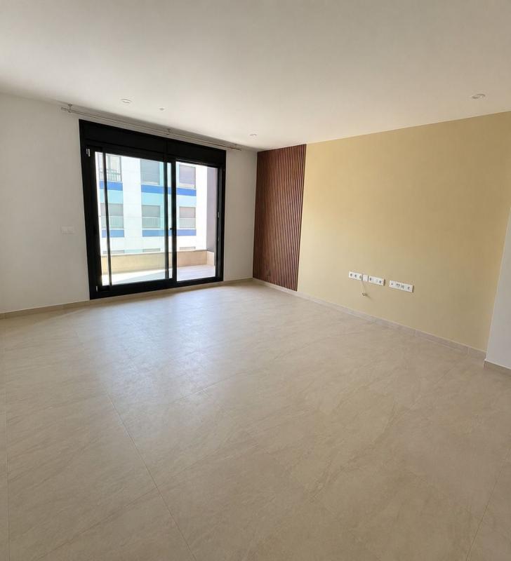 Venta de piso en Piso en Calle Doctor Federico Manero, Garbinet - Parque de las Avenidas, Alicante / Alacant, Alicante / Alacant
photo 2