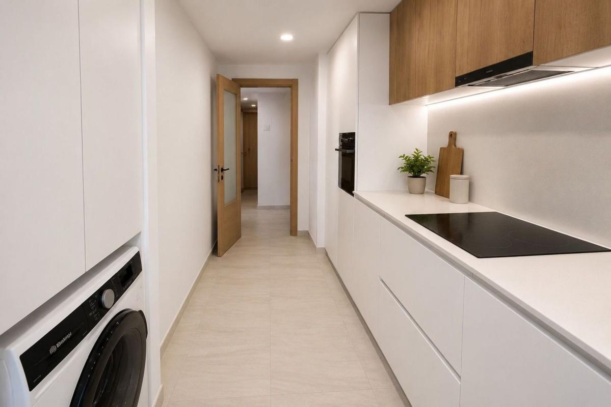 Venta de piso en Piso en Calle Doctor Federico Manero, Garbinet - Parque de las Avenidas, Alicante / Alacant, Alicante / Alacant
photo 3