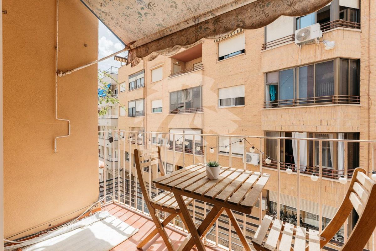 Venta de piso en Piso en Calle Taquigrafo Martí, Campoamor, Alicante / Alacant, Alicante / Alacant
photo 2