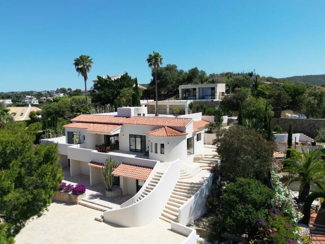 Properties for sale and rent in Spain photo 2