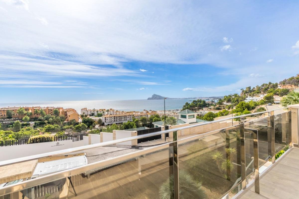 Sale of apartment in Piso en Zona de Mascarat, Altea, Altea
photo 1