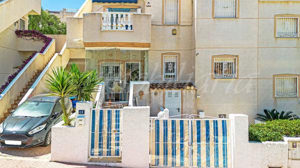 Продажа квартиры на Piso en Calle Sierra del Maestrazgo Nº2, 491, La Marquesa, Rojales, Рохалес
photo 1