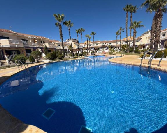 Продажа квартиры на Piso en Conjunto Albamar s/n, Centro de la Ciudad Quesada, Rojales, Рохалес
photo 1