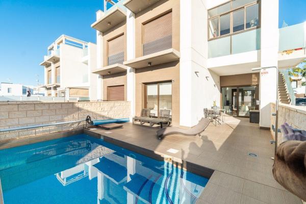 Venta de piso en Piso en Avenida Argentina, 33, Pueblo Bravo, Rojales, Rojales
photo 1