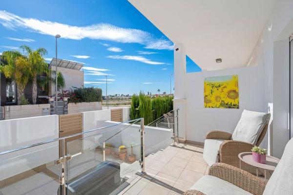 Venta de piso en Piso en Avenida del Mar, Pueblo Bravo, Rojales, Rojales
thumbnail 1