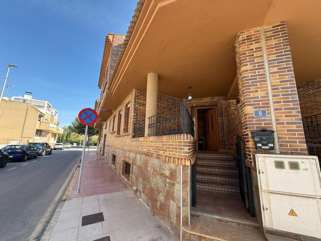Propiedades en venta y alquiler en España photo 3