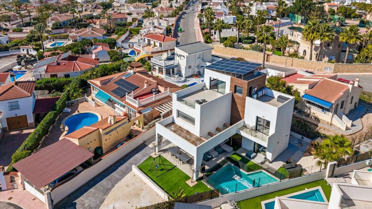 Propiedades en venta y alquiler en España photo 2
