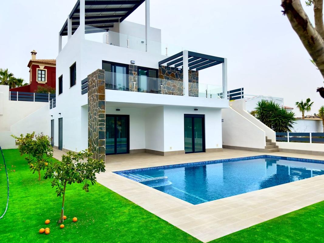 Properties for sale and rent in Spain photo 3